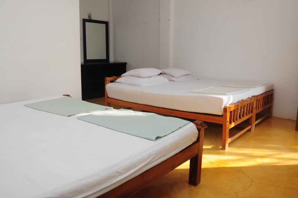 Traveller'S Home Hotel Tissamaharama Luaran gambar