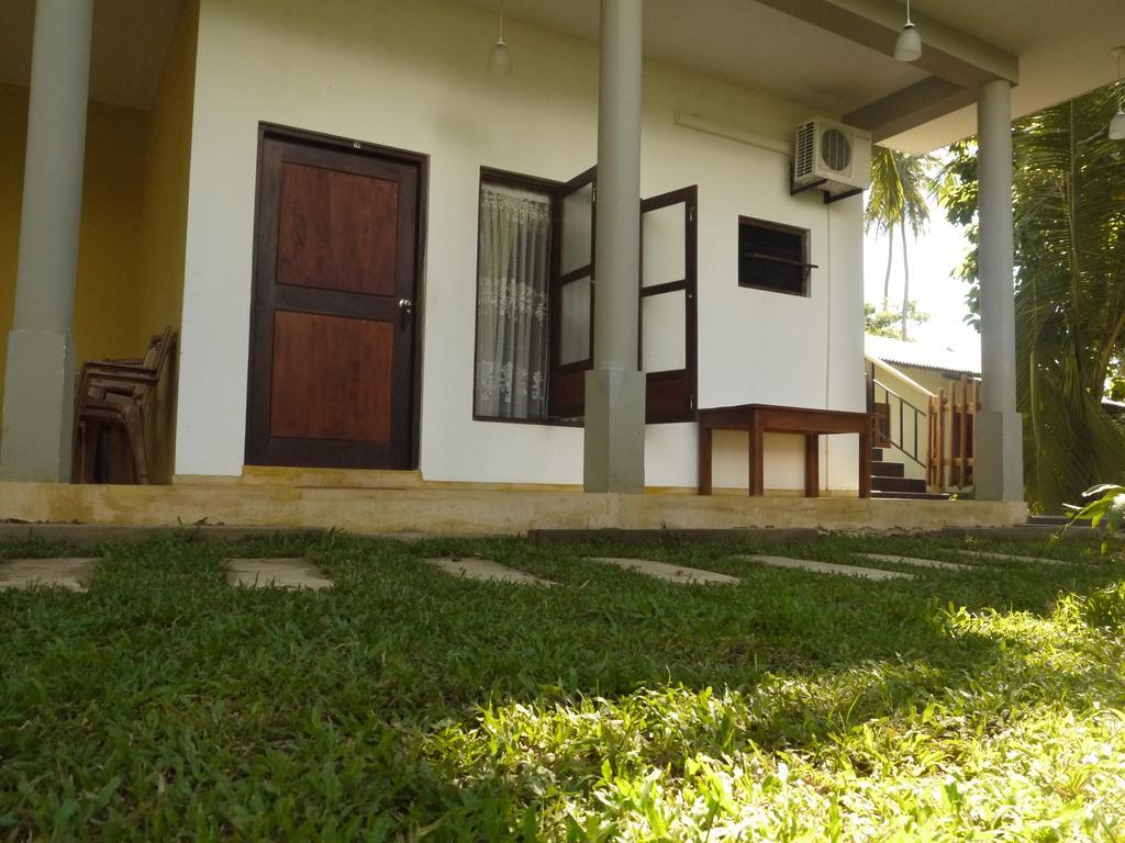 Traveller'S Home Hotel Tissamaharama Luaran gambar