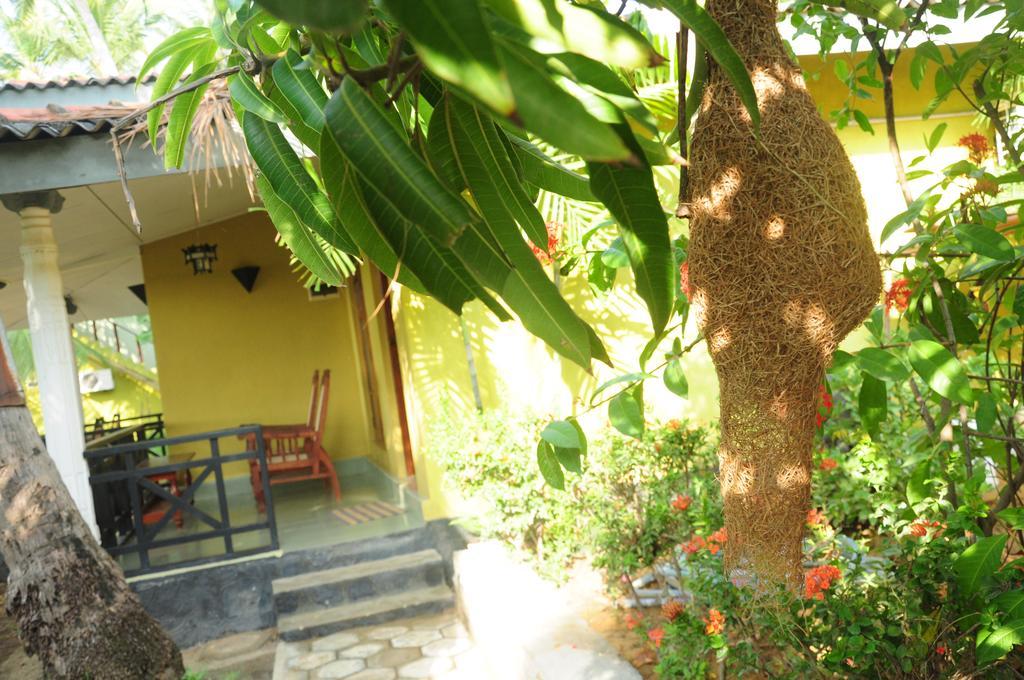 Traveller'S Home Hotel Tissamaharama Luaran gambar