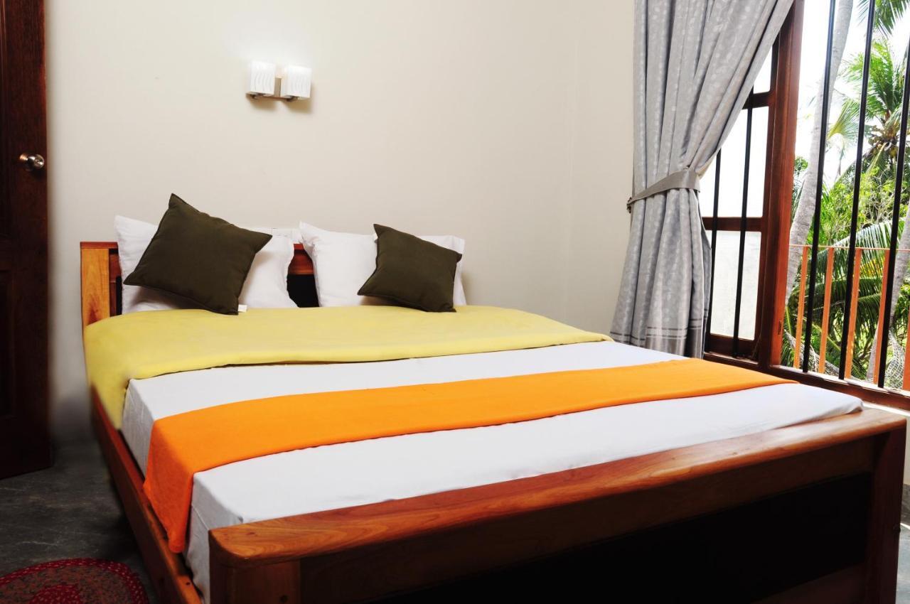Traveller'S Home Hotel Tissamaharama Bilik gambar