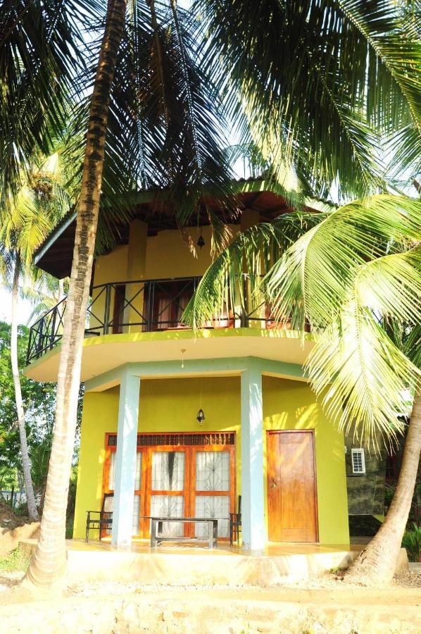 Traveller'S Home Hotel Tissamaharama Luaran gambar
